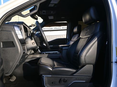 Used 2024 Ford F350 Platinum w/ FX4 Off-Road Package image 19