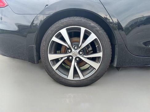 Used 2016 Nissan Maxima Platinum FWD image 11
