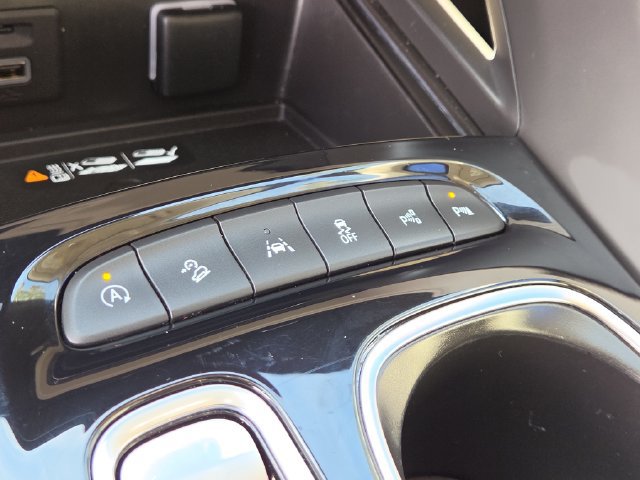 Used 2021 Buick Envision Avenir w/ Technology Package II AWD/4WD image 16