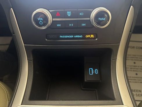 Certified 2021 Ford Edge SE image 16