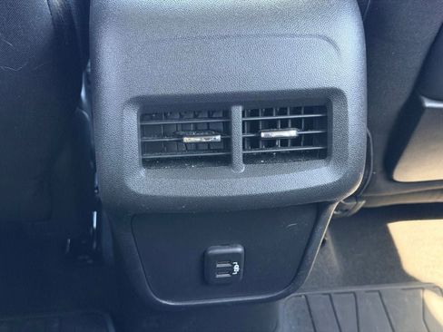 Used 2022 GMC Terrain SLE w/ Driver Convenience Package FWD image 17