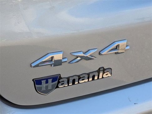 Used 2024 Jeep Compass Latitude image 13