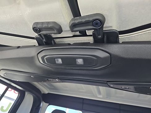 New 2025 Jeep Gladiator Sport image 38