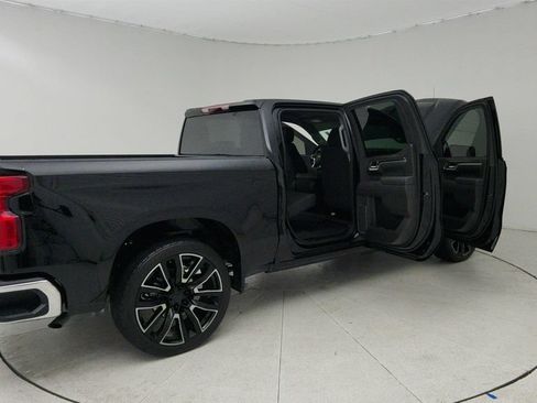 Certified 2026 Chevrolet Silverado 1500 LT RWD image 12