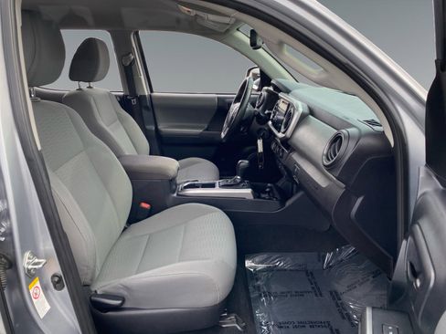 Used 2018 Toyota Tacoma SR5 image 15