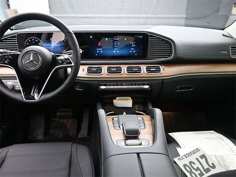 New 2026 Mercedes-Benz GLS 450 4MATIC image 9