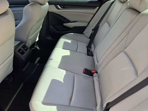 Used 2019 Honda Accord EX image 37