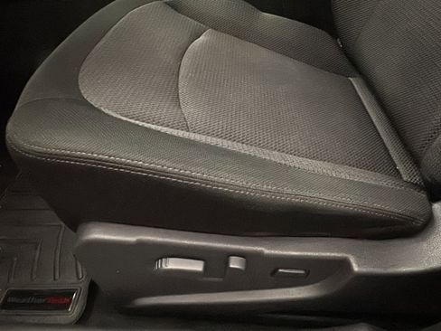 Used 2013 Nissan Rogue SV w/ Premium Pkg image 10