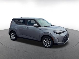 Used 2023 Kia Soul LX w/ Option Group 015 FWD video 2