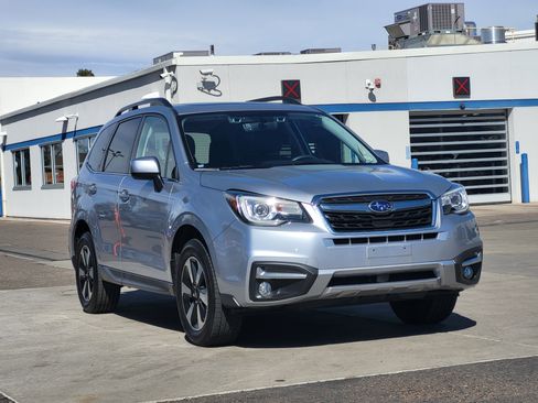 Used 2017 Subaru Forester 2.5i Limited image 3