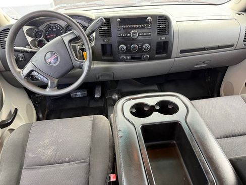 Used 2011 GMC Sierra 2500 W/T AWD/4WD image 10