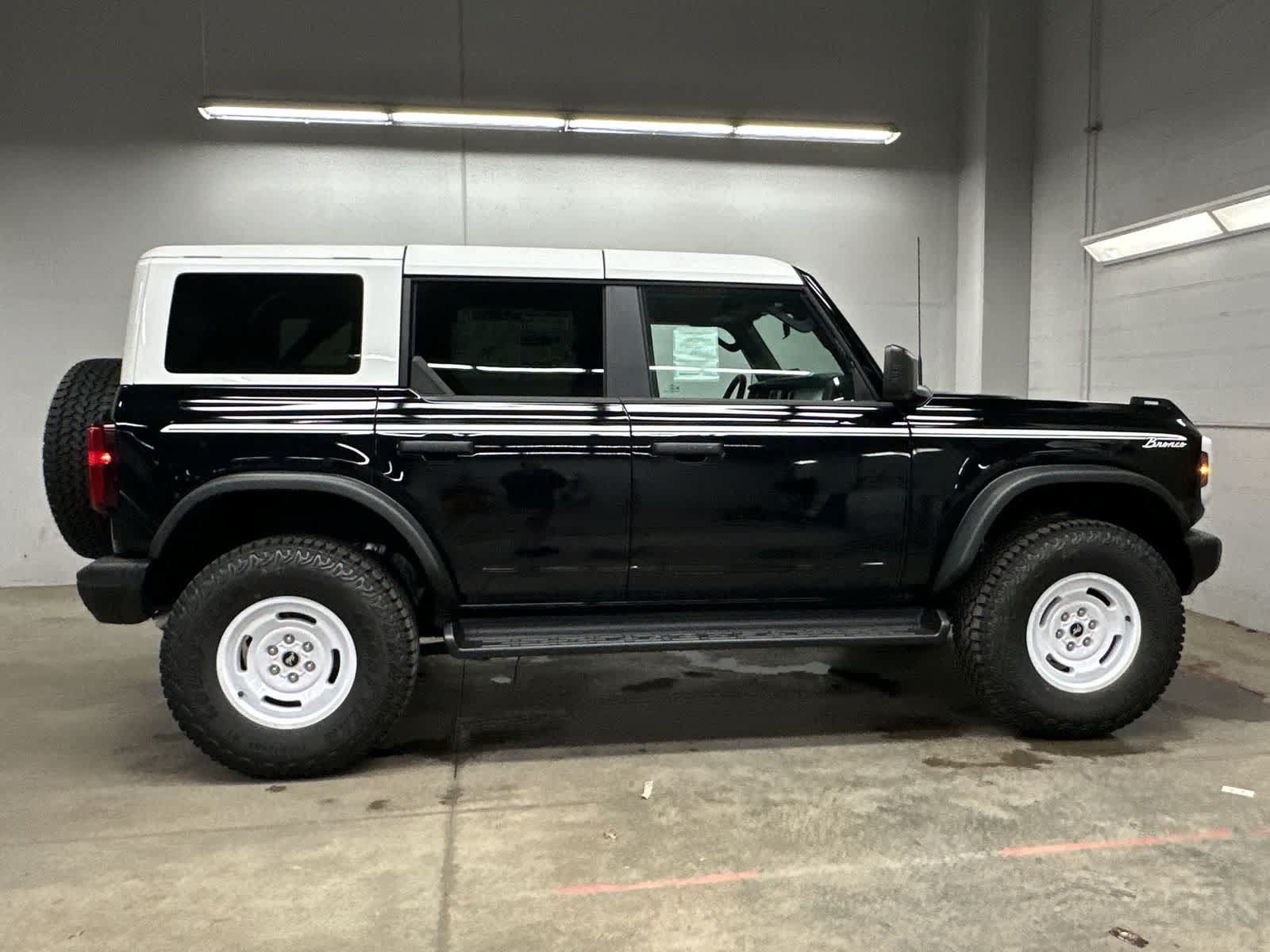 New 2026 Ford Bronco Heritage Edition AWD/4WD image 3