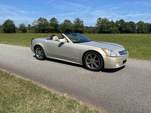 Used 2006 Cadillac XLR Convertible image 6