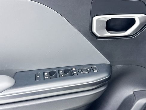 Used 2025 Kia K4 LXS image 26