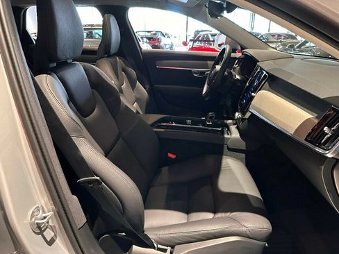 Used 2025 Volvo V90 B6 Cross Country Plus w/ Protection Package Premier AWD/4WD image 31