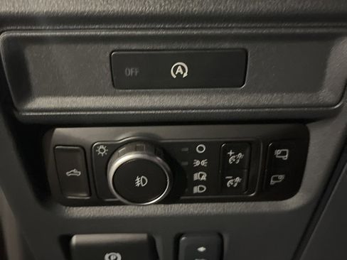 Used 2025 Ford F150 Lariat w/ Equipment Group 502A High image 9