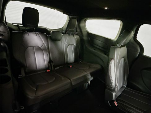 New 2026 Chrysler Pacifica Select image 20