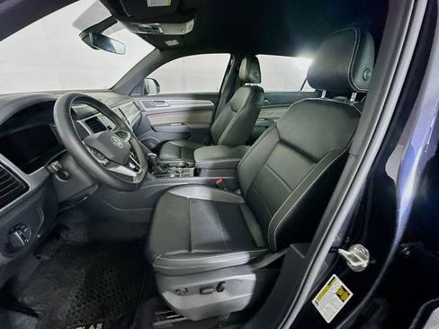 Used 2023 Volkswagen Atlas Cross Sport SE image 13