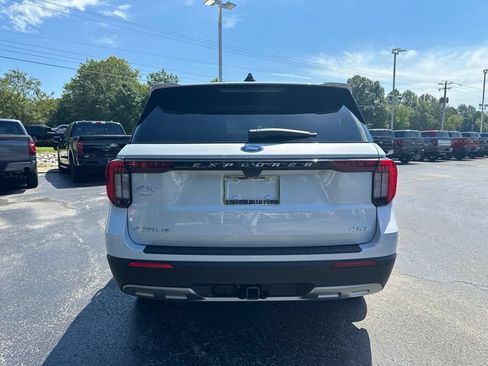 New 2026 Ford Explorer Active w/ Active Comfort Package AWD/4WD image 4