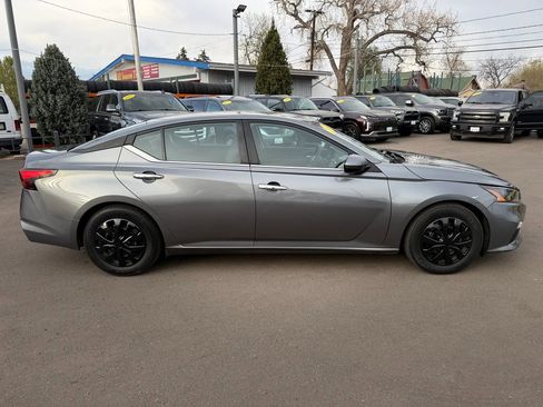 Used 2022 Nissan Altima 2.5 S FWD image 10