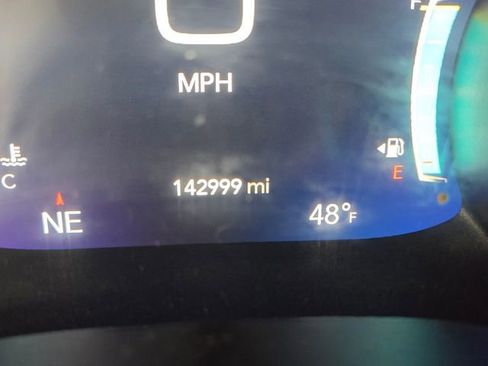 Used 2020 Chrysler Pacifica Touring-L Plus w/ Tire & Wheel Group image 29