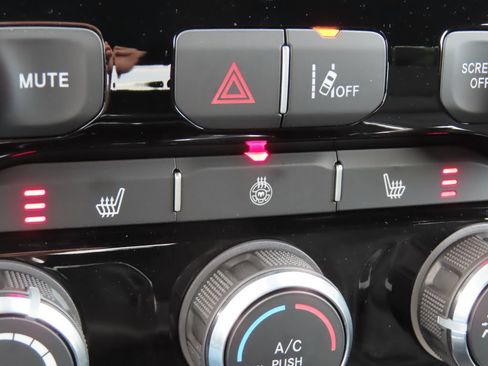 Certified 2025 RAM 1500 Big Horn AWD/4WD image 7