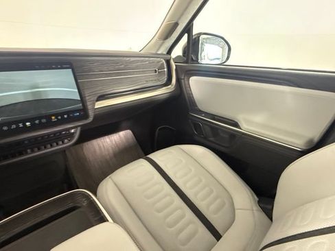 Used 2023 Rivian R1S Adventure AWD/4WD image 27