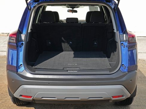 Used 2023 Nissan Rogue S AWD/4WD image 9