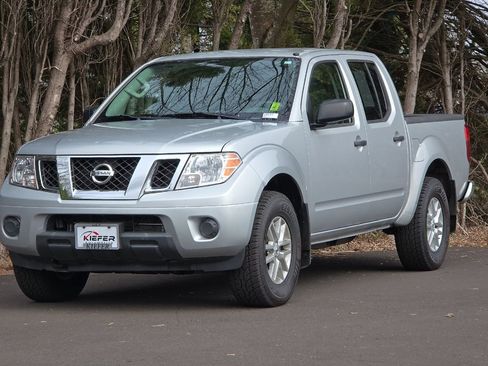 Used 2019 Nissan Frontier SV image 8
