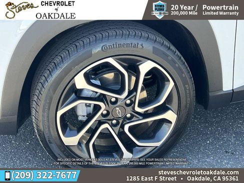 Certified 2026 Chevrolet Trax RS w/ Sunroof Package FWD image 35