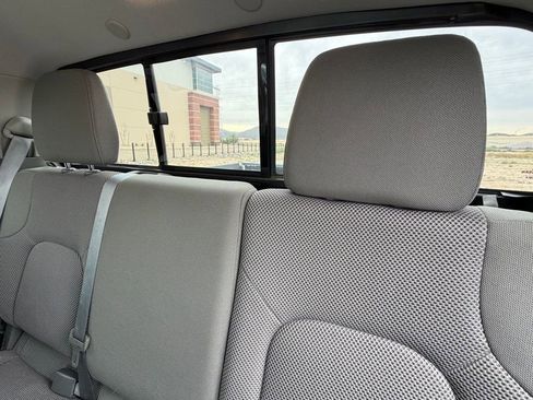 Used 2020 Nissan Frontier SV image 9