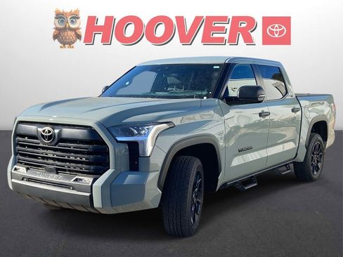 Used 2025 Toyota Tundra SR5 w/ SR5 Convenience Package AWD/4WD image 6