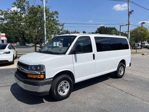 Used 2022 Chevrolet Express 2500 LS w/ Driver Convenience Package RWD image 5