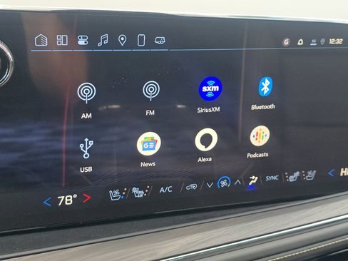 New 2025 Chevrolet Suburban Premier image 11