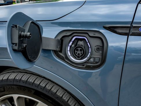 Used 2024 Lincoln Corsair Grand Touring w/ Equipment Group 301A image 54