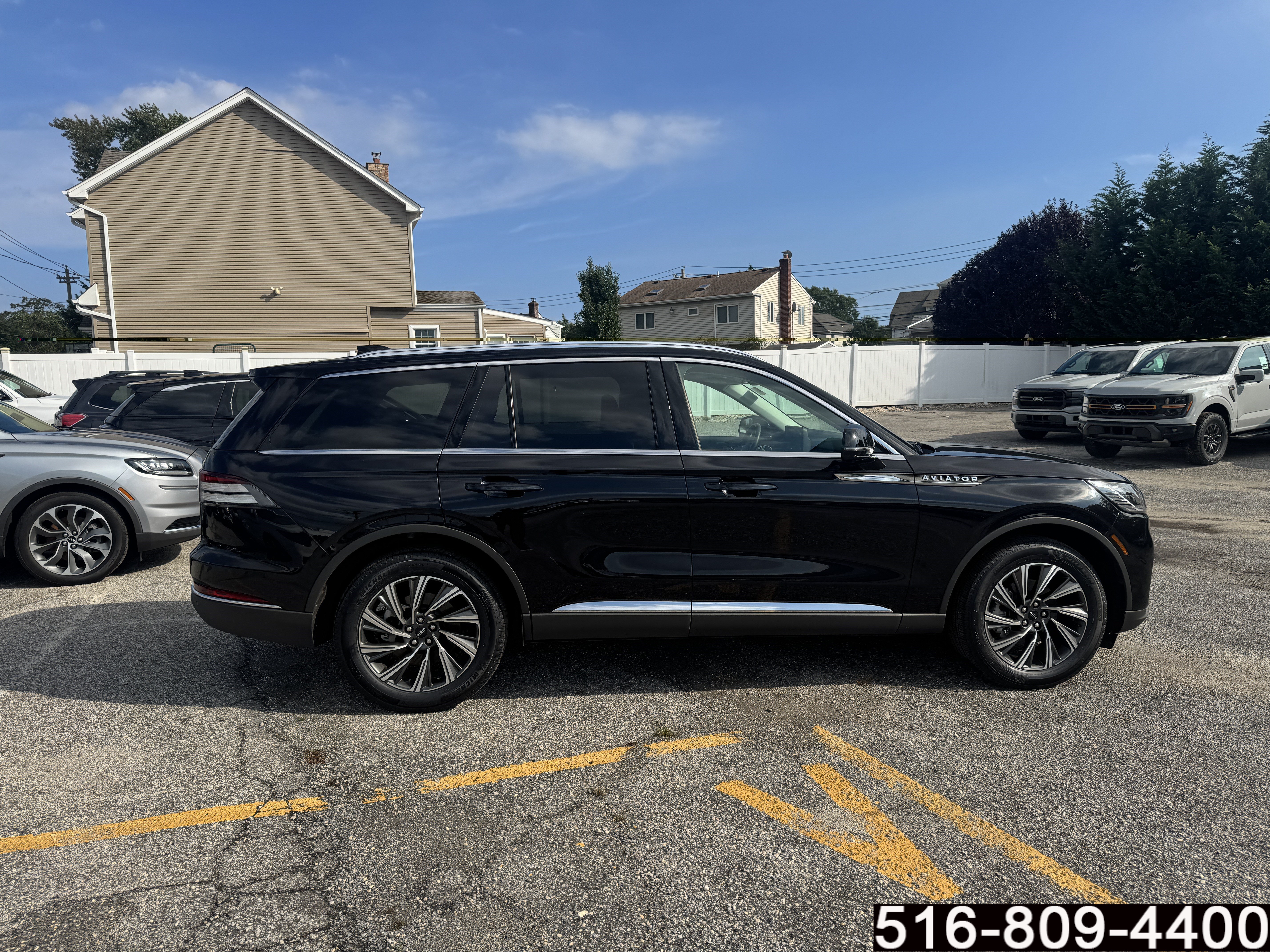 Used 2026 Lincoln Aviator AWD image 4