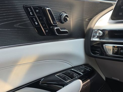 Used 2024 Cadillac Lyriq Luxury RWD image 11