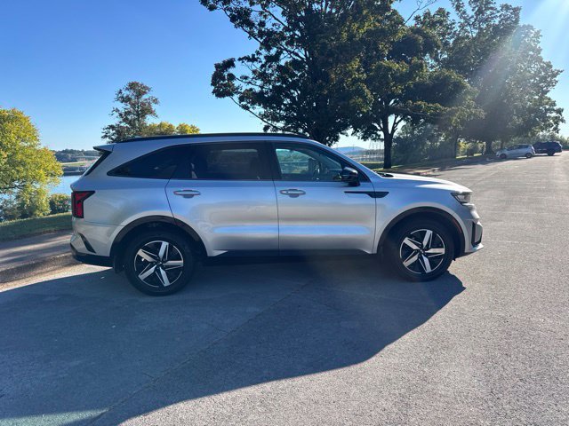 Used 2021 Kia Sorento EX w/ Panoramic Sunroof Package FWD image 8