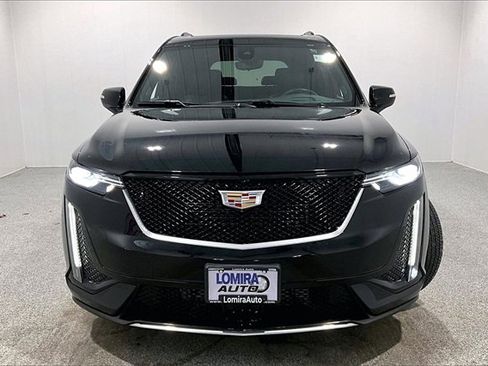 Used 2023 Cadillac XT6 Sport image 2