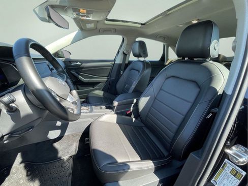 Used 2023 Volkswagen Jetta SE w/ Panoramic Sunroof Package FWD image 12