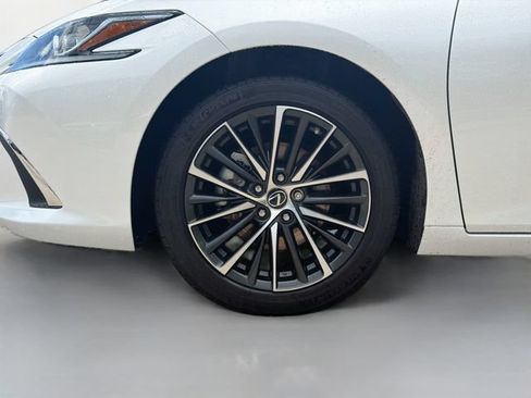 Used 2025 Lexus ES 350 w/ Premium Package FWD image 42