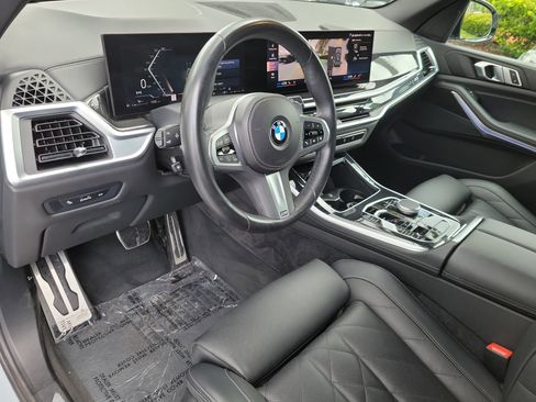 Used 2024 BMW X5 xDrive40i w/ M Sport Package AWD/4WD image 18