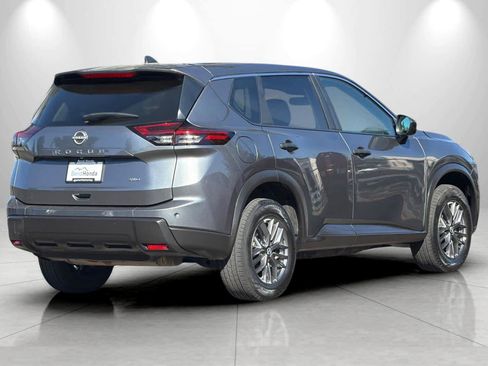 Used 2024 Nissan Rogue S AWD/4WD image 2