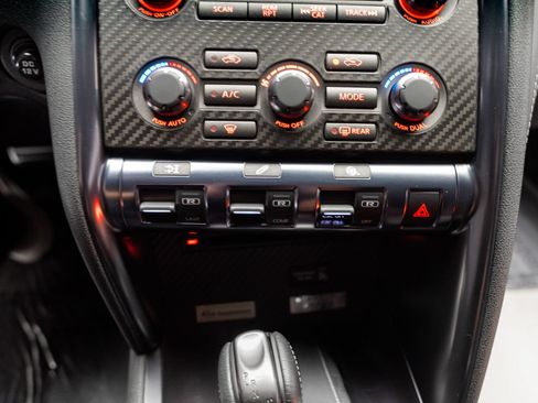 Used 2016 Nissan GT-R Premium AWD/4WD image 8