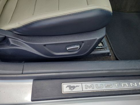 Used 2017 Ford Mustang Premium RWD image 9