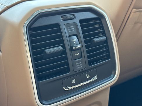 New 2026 Porsche Macan image 15