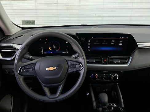 Used 2025 Chevrolet TrailBlazer LT image 11