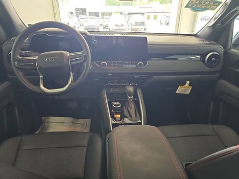 Certified 2025 Chevrolet Colorado Z71 w/ Technology Package AWD/4WD image 11