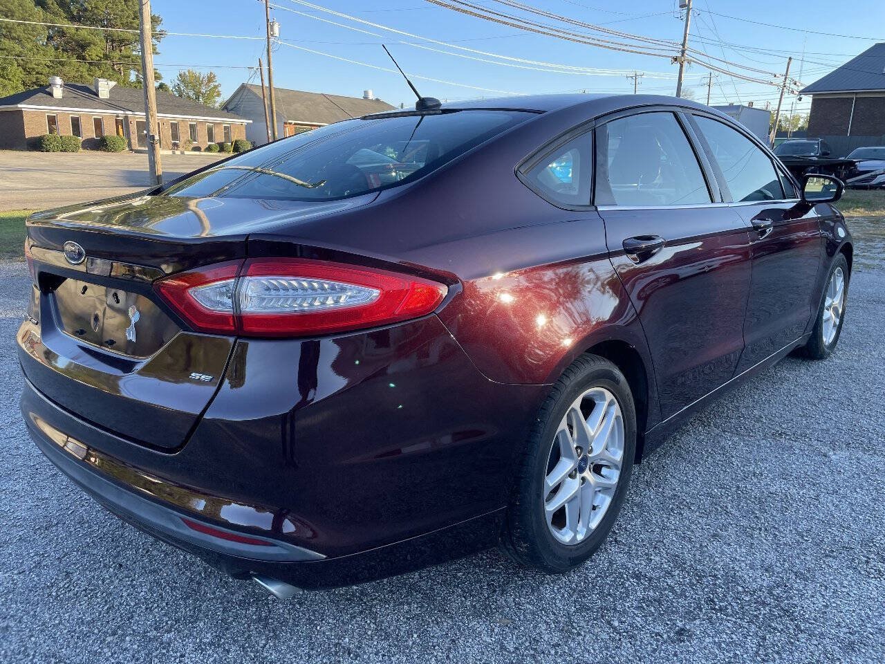 Used 2013 Ford Fusion SE FWD image 16