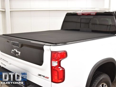 Used 2025 Chevrolet Silverado 1500 ZR2 w/ Technology Package AWD/4WD image 30
